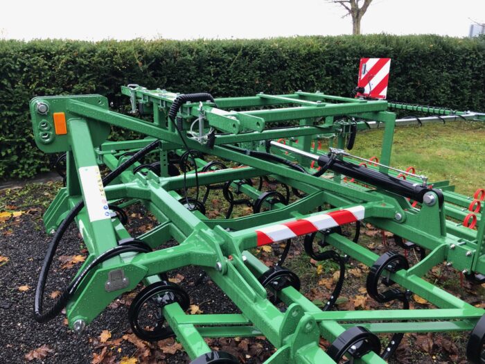 support semoir apv sur cultivateur charlier